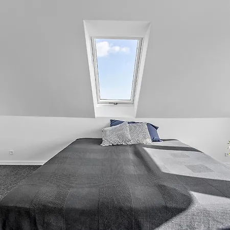 Дом отдыха 5 Bedroom Awesome In Гудхайм