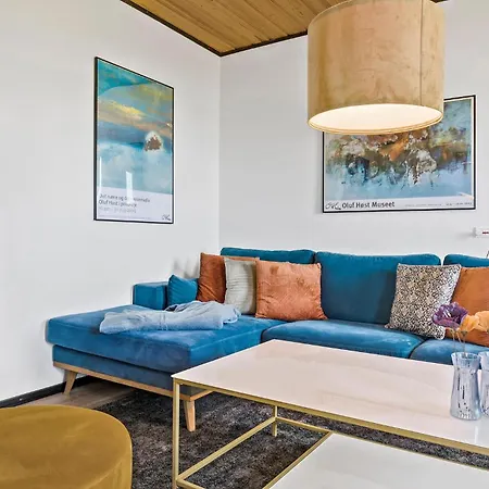 5 Bedroom Awesome In Гудхайм