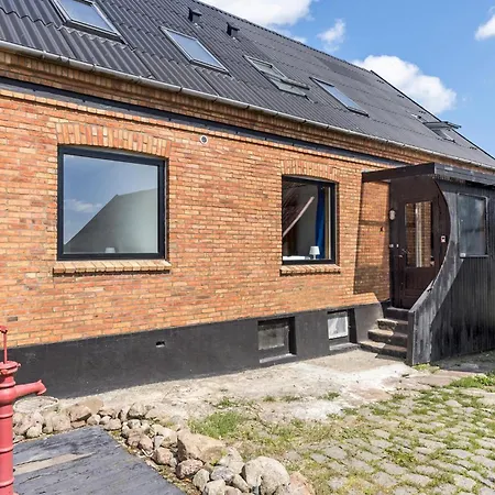 5 Bedroom Awesome In Дом отдыха *