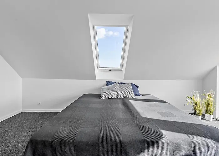 Holiday home 5 Bedroom Awesome In Gudhjem